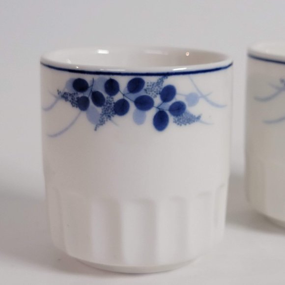 Vintage Asian Tea Cups Sake Cups White Porcelain Indigo Blue Set of 2 - Picture 2 of 9